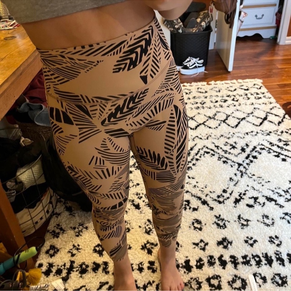 Size medium aerie leggings7/8 length